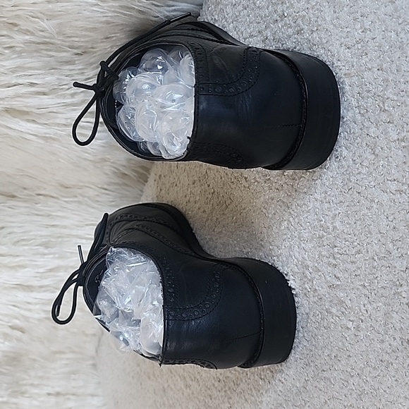 Cole Haan women Black Wingtip Oxford loafers size 7.5 B - Picture 3 of 8